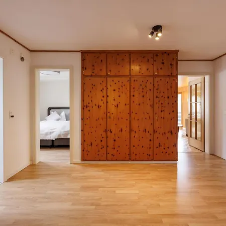 Luxe With Views Private Balcony Apartment *