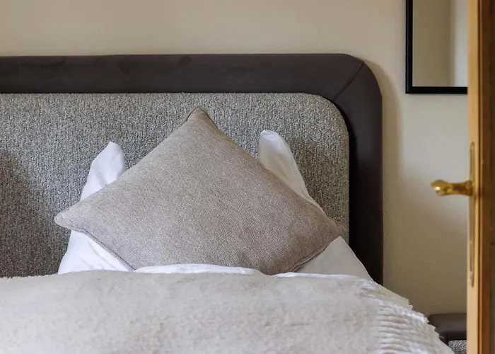 Luxe With Views Private Balcony Apartment